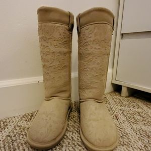Bear paw boots